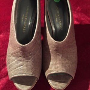 NWOT LOEFFLER RANDALL Women's leather boots with open toe, Size 7. FITS SMALLER